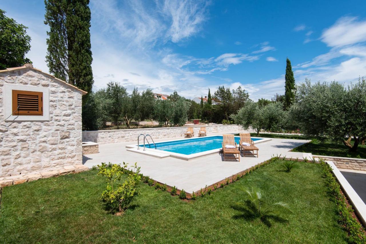 Villa Loviste Paradise Exterior photo