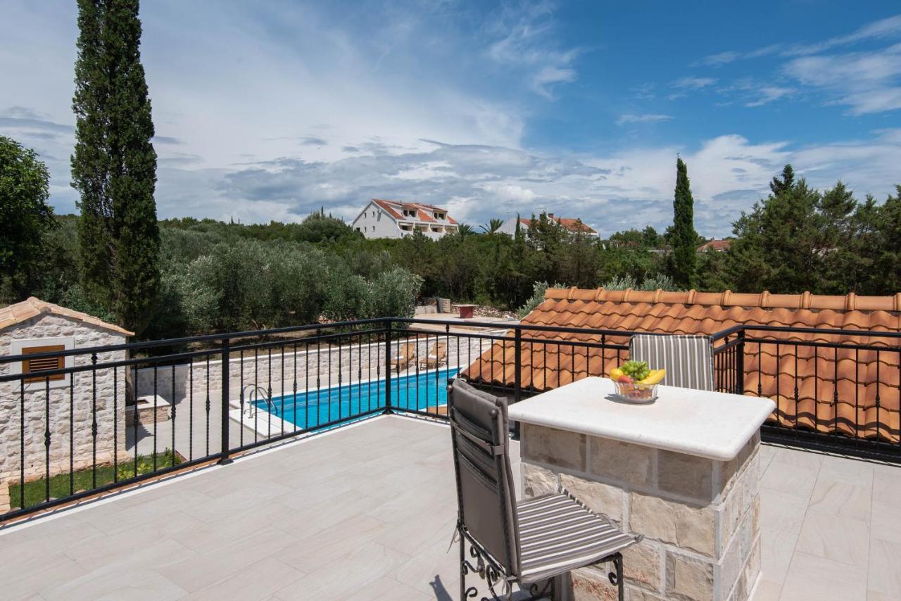 Villa Loviste Paradise Exterior photo