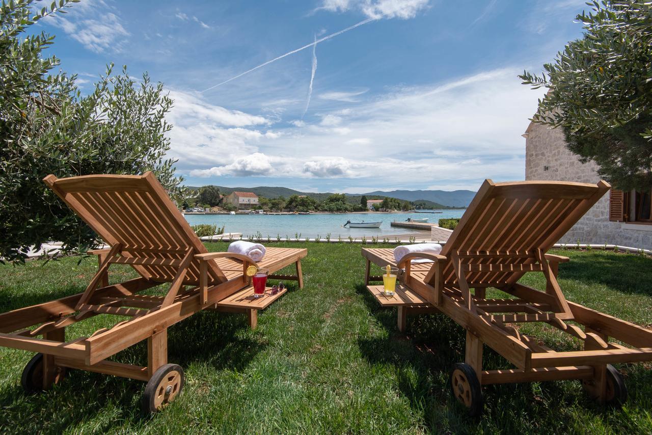 Villa Loviste Paradise Exterior photo